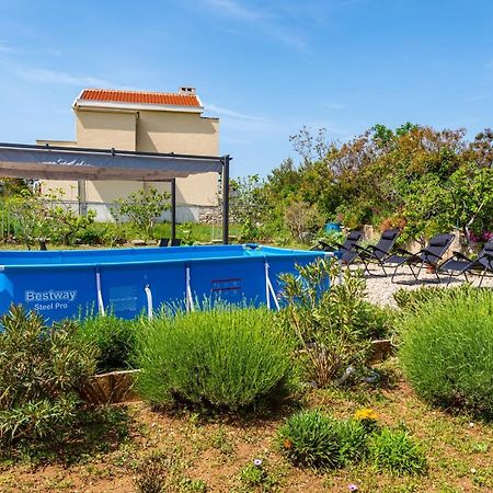 Apartment Sea And Mountain With Pool Novigrad  Exteriér fotografie