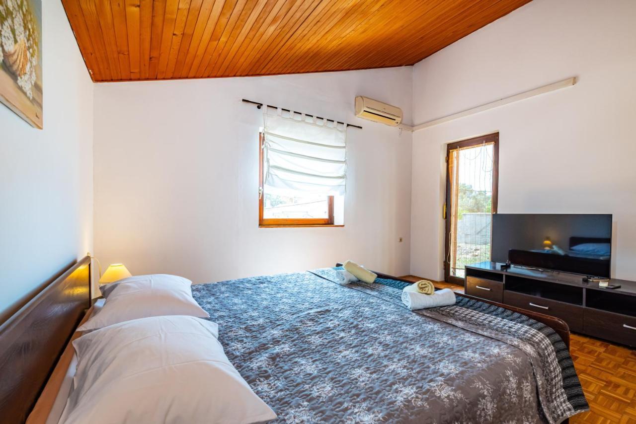 Apartment Sea And Mountain With Pool Novigrad  Pokoj fotografie