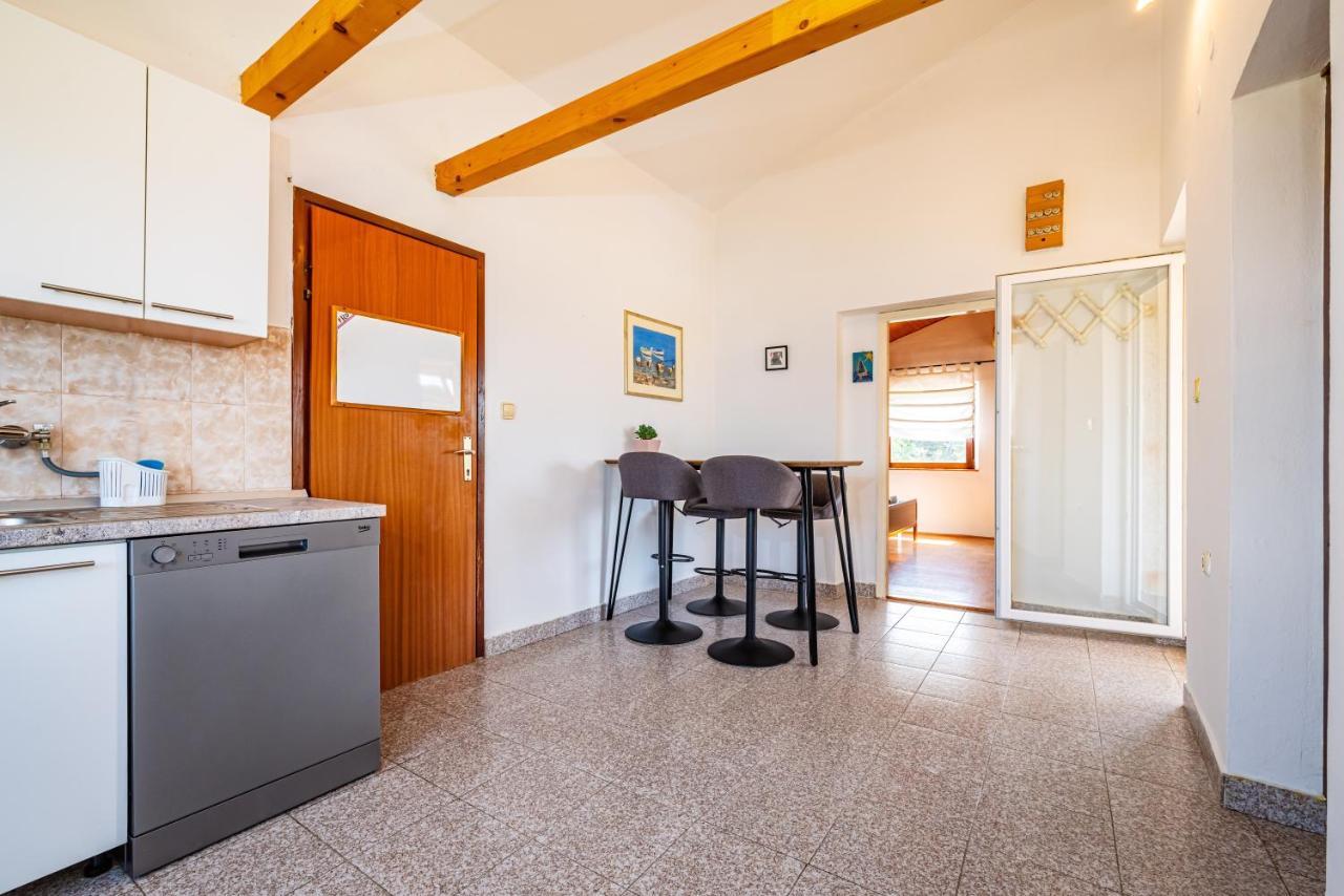 Apartment Sea And Mountain With Pool Novigrad  Pokoj fotografie