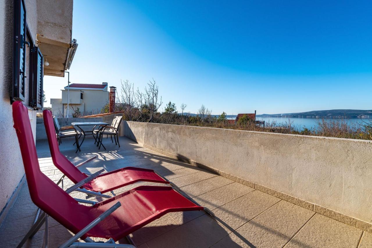 Apartment Sea And Mountain With Pool Novigrad  Exteriér fotografie