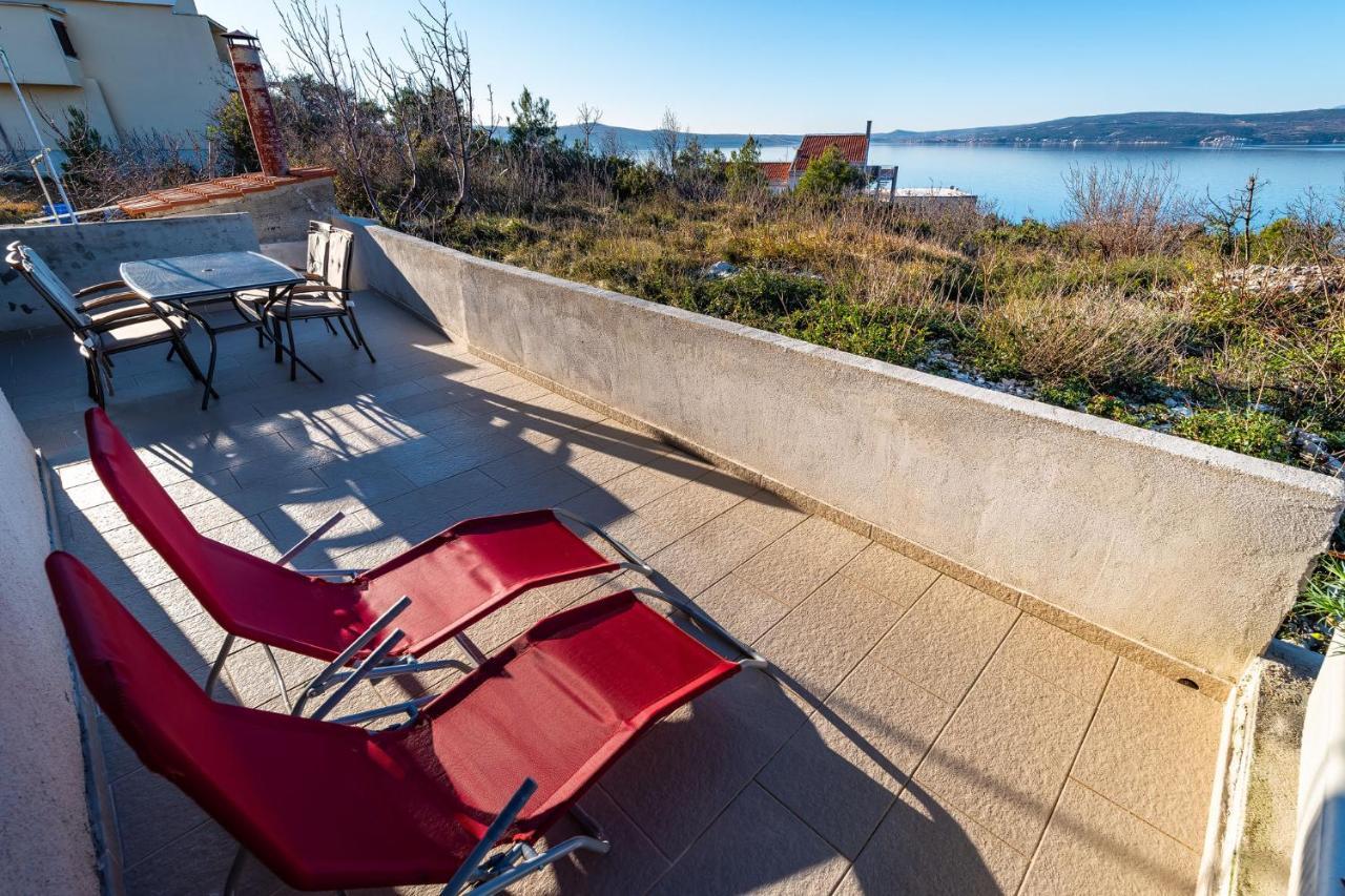 Apartment Sea And Mountain With Pool Novigrad  Exteriér fotografie